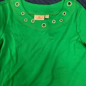 Quacker Factory Green top Eyelet decor Neck size 1x